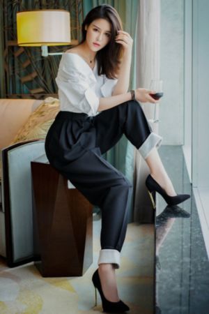 美女在床上打扑克_国产剧神马影院在线