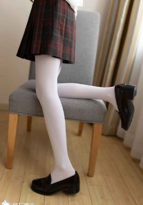 伸进她的内裤疯狂揉摸_最新国语全集在线