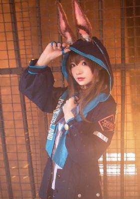美女制服诱惑_BD高清完整版