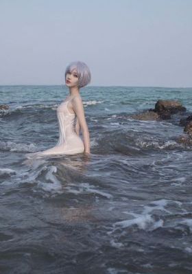 女性黑色蕾丝抹胸开叉短裙拔萝卜_高清韩国电影在线观看